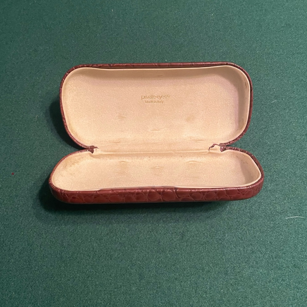 Hard Shell Glasses Case - Picture 2 of 3